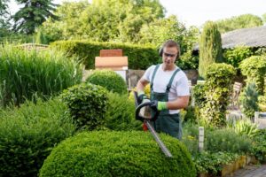 Corso formazione sicurezza giardiniere addetto manutenzione del verde